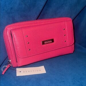 NWT Kenneth Cole Reaction Fuchsia Wallet